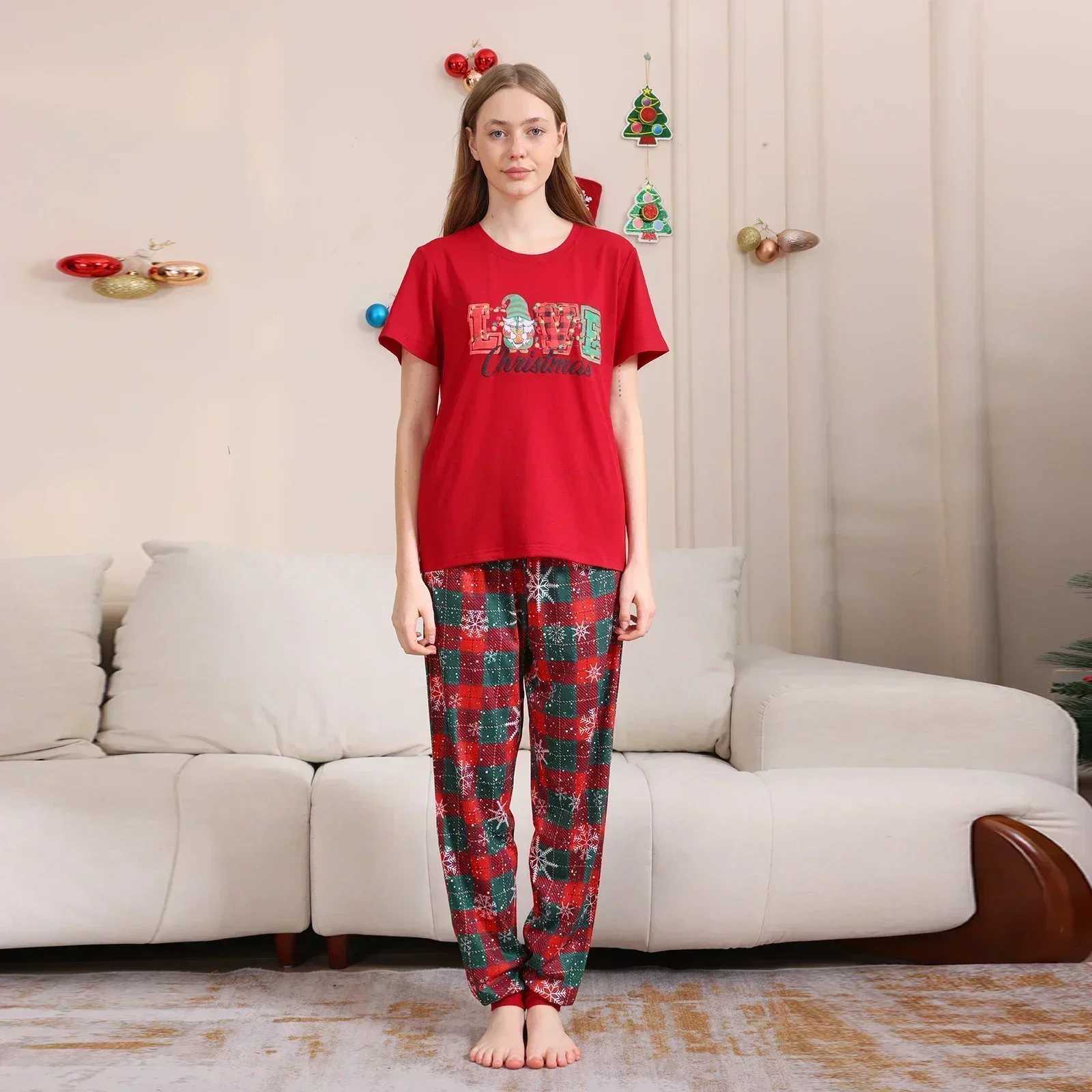 New Arrival 2024 Family Matching Set Cartoon Printed Short Sleeve Top+Mens 2-piece Family Clothing Christmas Pajama Set W241015
