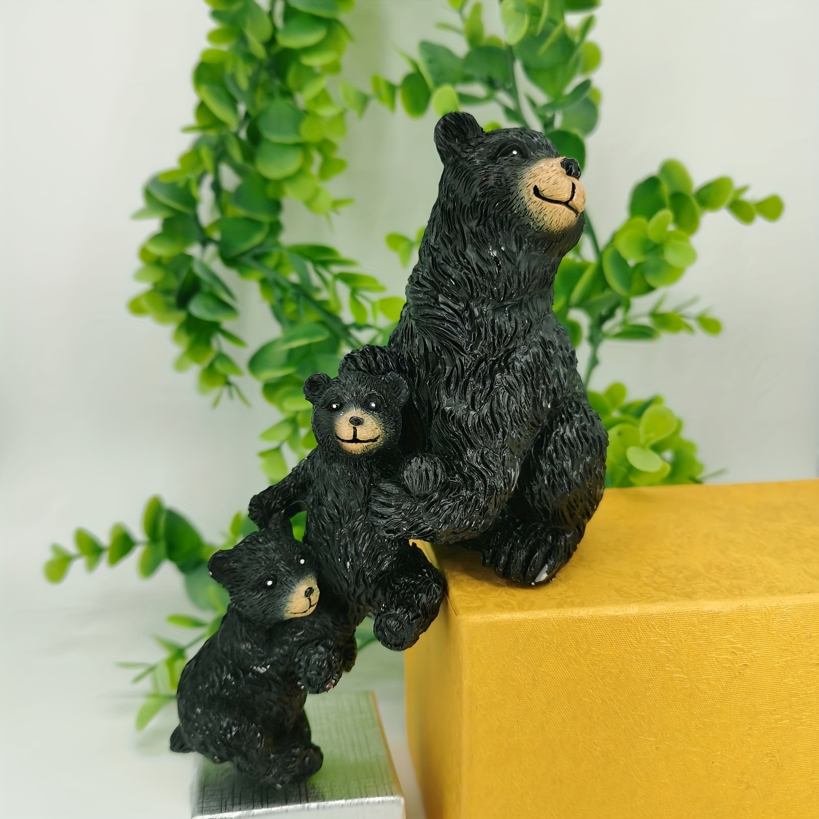 Christmas Table Corner Decoration Mini Christmas Polar Bear Resin Sculpture Sitting Polar Bear On Shelf Christmas Decoration Resin Statue
