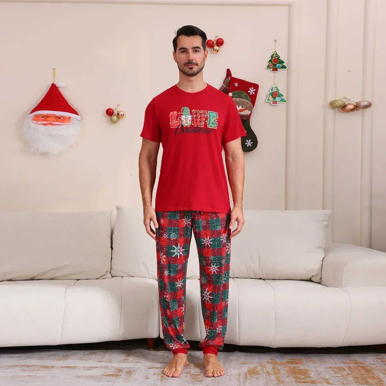 New Arrival 2024 Family Matching Set Cartoon Printed Short Sleeve Top+Mens 2-piece Family Clothing Christmas Pajama Set W241015
