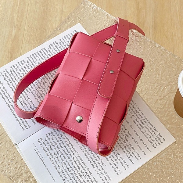 Small niche design for women new shoulder casual fashion crossbody bag, minimalist phone bag