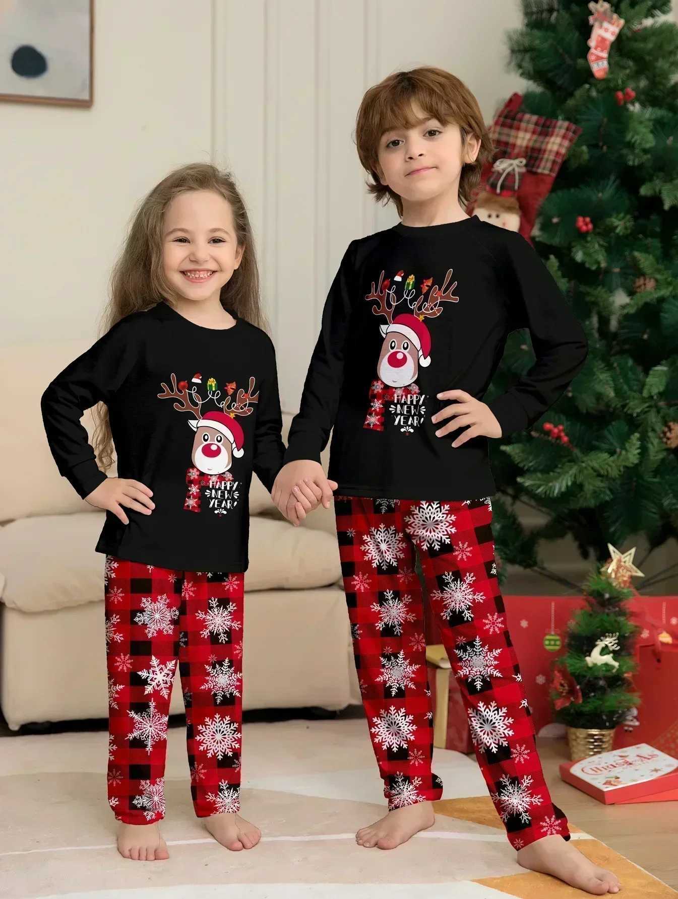 New Years clothing 2024 cartoon reindeer printing Christmas parent-child matching pajamas set boys and girls pajamas home appearance Pjs W241015