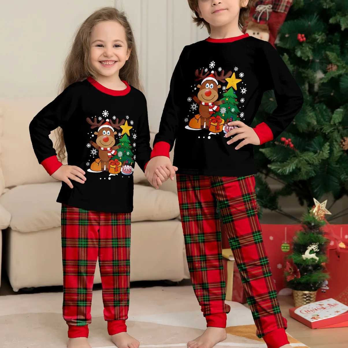 2025 Christmas Pajamas Family Adult Father Mother Child Baby Top Matching Set Christmas Appearance Pajamas Family Clothing Dog Clothing W241015