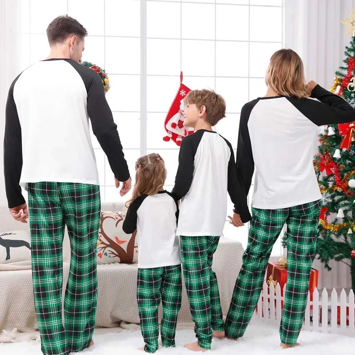 Family Christmas Pajama Set 2024 New Years Clothing Adult Children Baby Matching Set Pajamas Merry Christmas Family Appearance Pajamas W241015