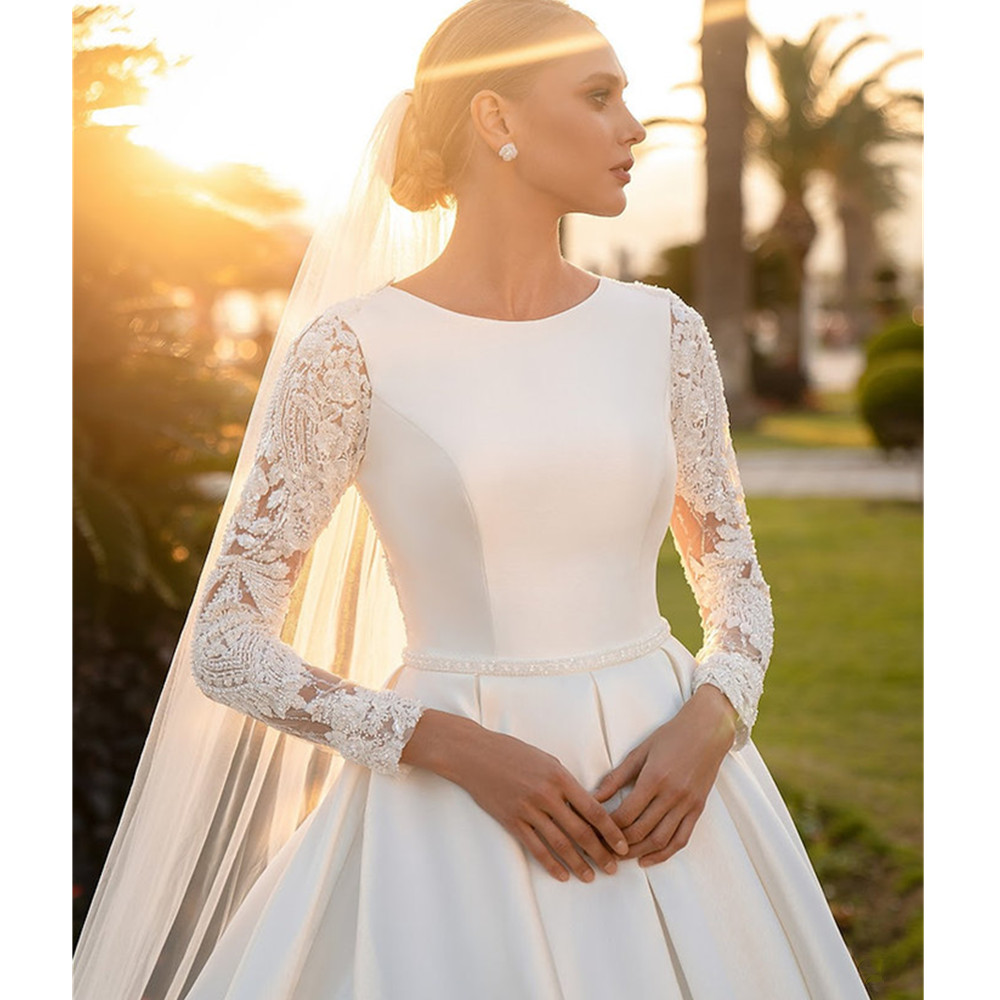 Boho Vintage A-Line Wedding Dresses Scoop Neck Lace Appliques Satin Ruched Womens Dresses Long Sleeves Bride Dresses Vestidos Para Mujer