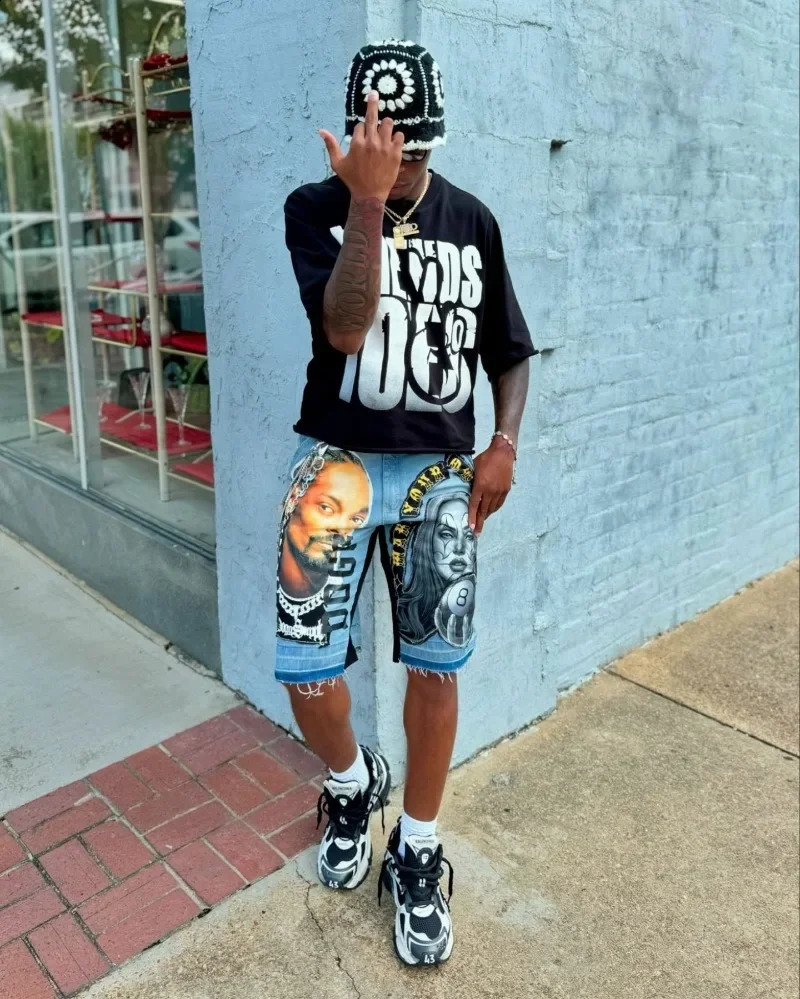 Retro Gothic letter pattern printed oversized Tshirt mens fashionable street hiphop loose and versatile short sleeved shirt 241017