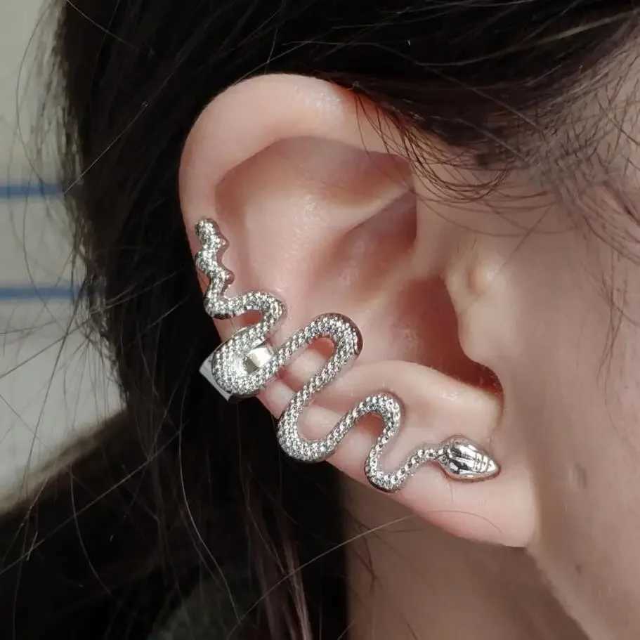 Retro snake stud earrings womens charm silver round ear clip womens 2022 trend ear sleeves Valentines Day gifts jewelry W241017