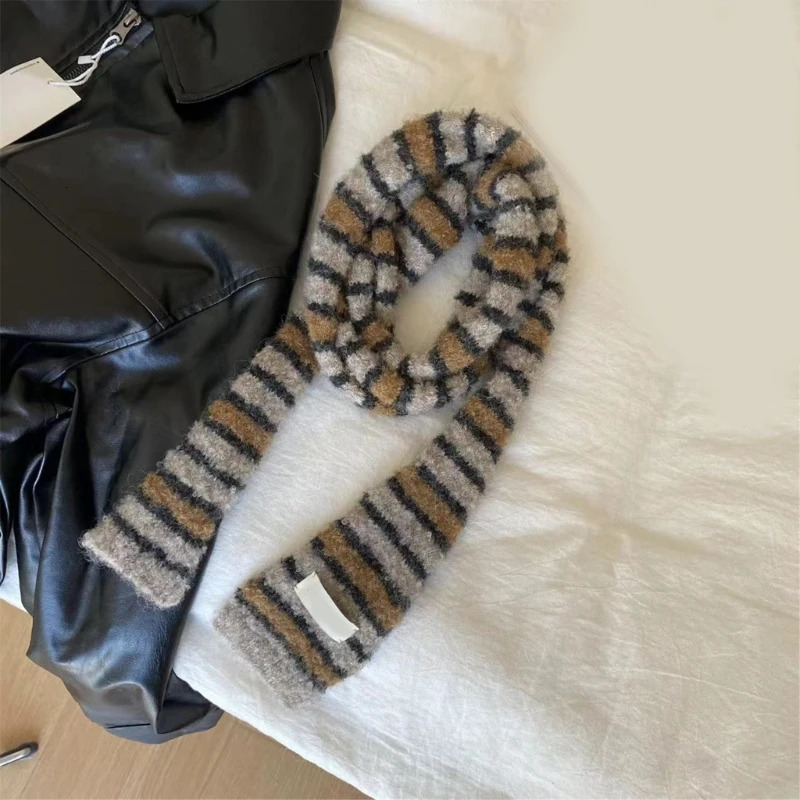 Knitted tight scarf womens striped collar hanging basket handbag womens handbag handbag 241017