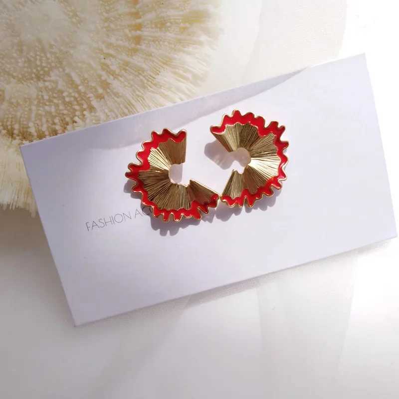 Korean Irregular Geometry Pencil Scraper Alloy Clip Earrings Non Perforated Jewelry Wholesale Funny Punk Ear Clip W241017