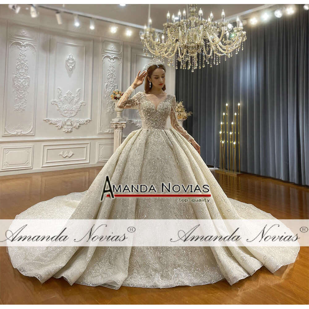 Beautiful Design Wedding Dress With Detachable Necke