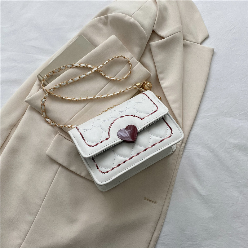 This year's popular for women in autumn, new trendy and simple chain crossbody bags, single shoulder commuting small square bags