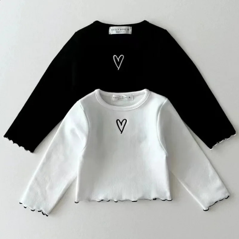 Korean Autumn Baby Long Sleeve TShirts Infant Girl Heart Print Tops Toddler Cotton Bottoming Shirts Children Clothes 241017