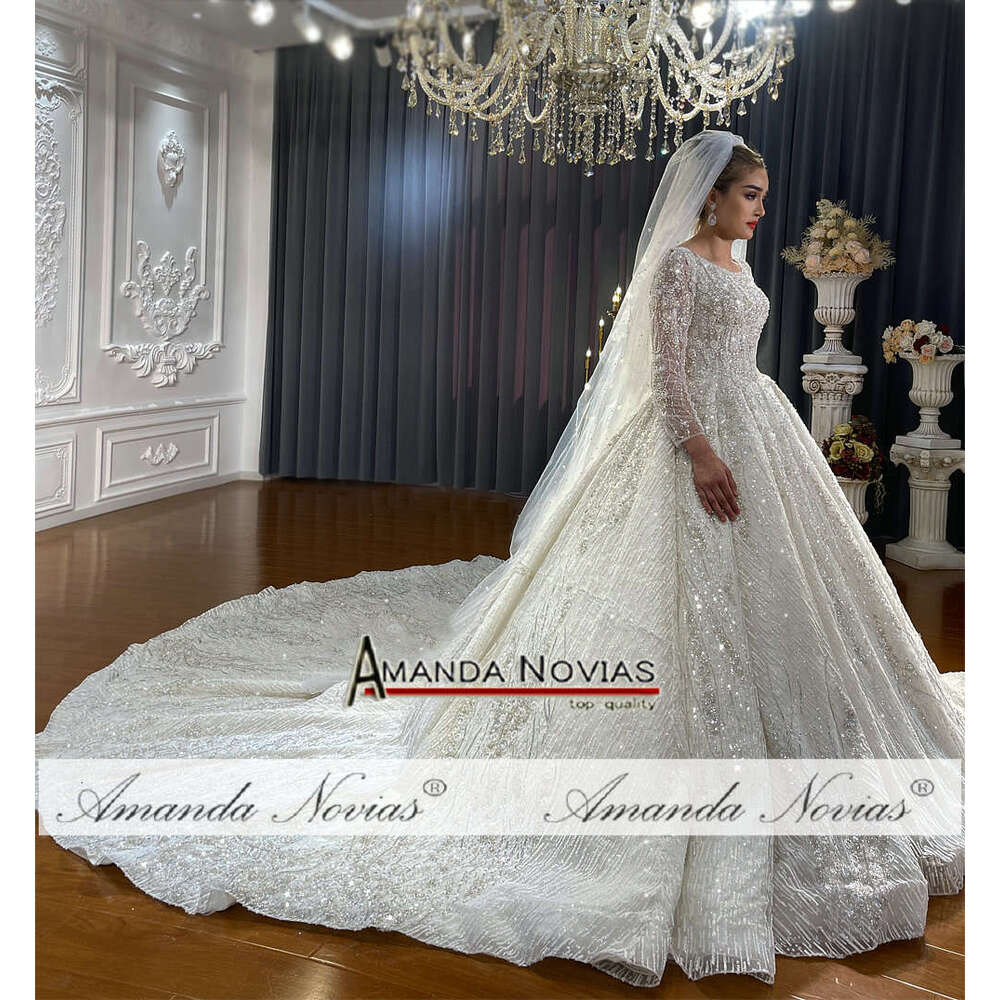 New Style Appliques Long Train Wedding Dress