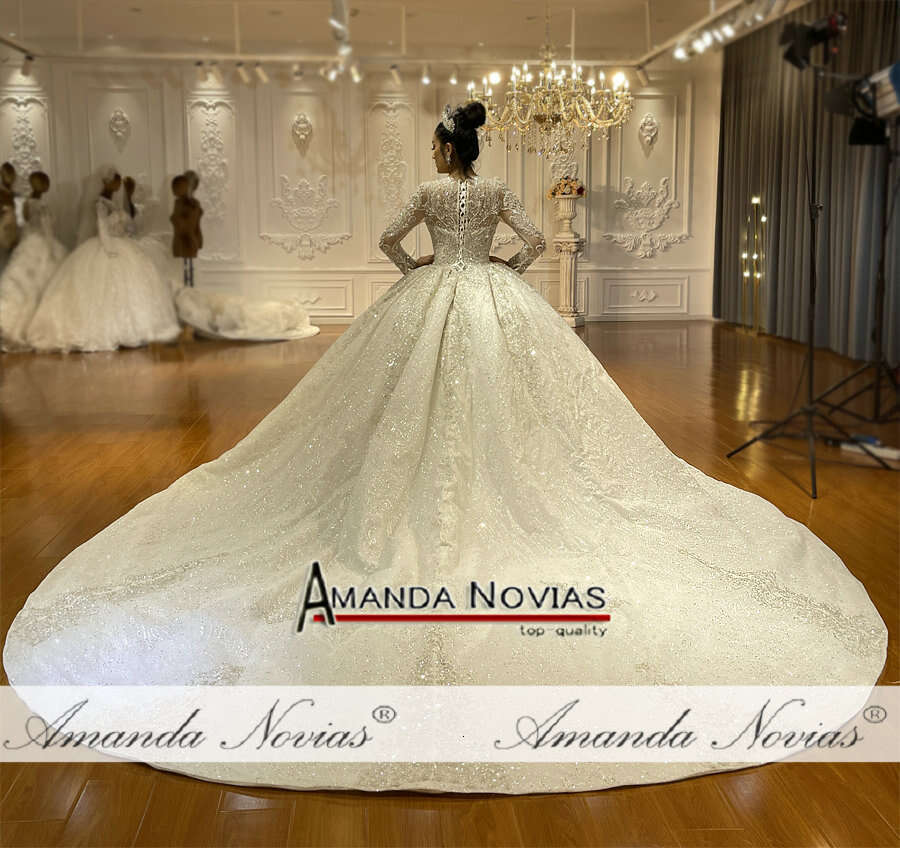 Lace Appliques Rhies Crystal Long Wedding Dress