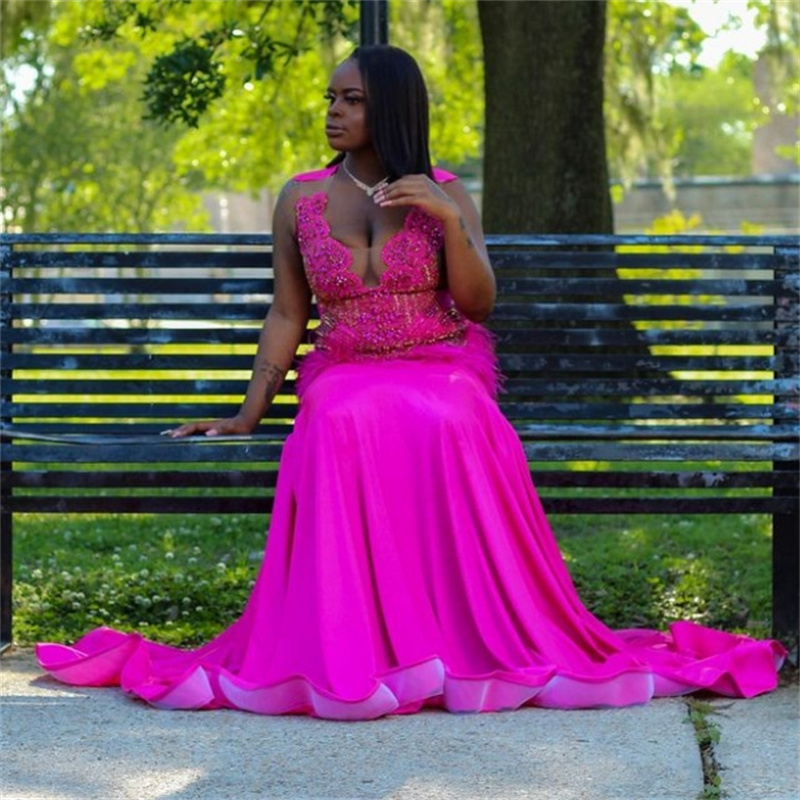 Gorgeous Hot Pink Prom Dresses 2025 Plus Size Diamond Crystal Mermaid Evening Dress Black Girls Feather Birthday Dress Nigerian African vestidos de fi