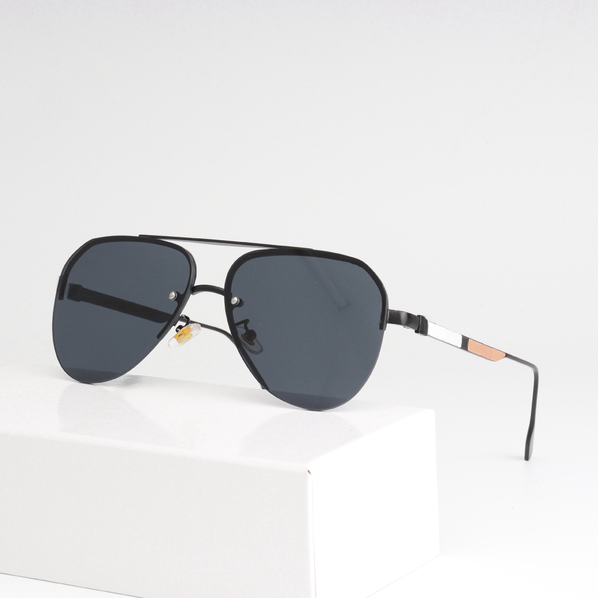 Sunglasses Designer Women Mens Men Sun Glass Lunette De Solei Lens Fashion Party Beach Luxury Glasses Daily Wear