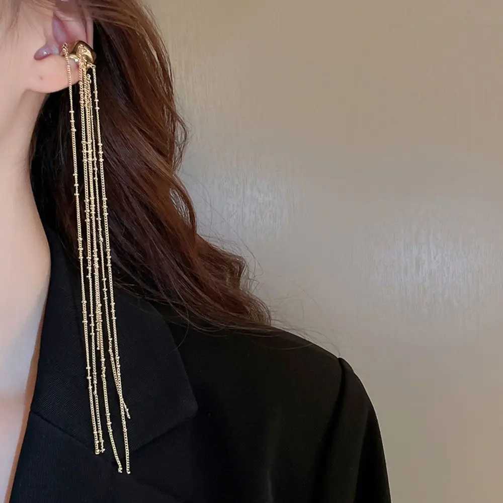 Fashionable C-shaped long tassel ear clip personalized few irregular alloy ear sleeves womens party jewelry W241017