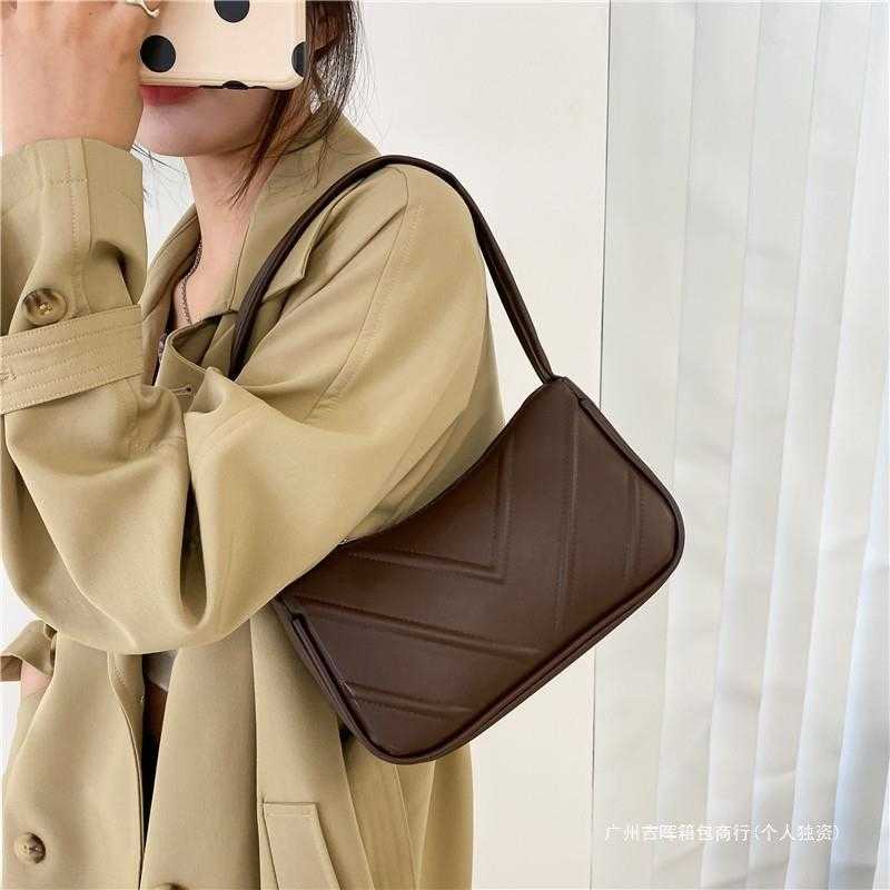 Subtle design temperament womens armpit baguette bag trend 2024 new western-style single shoulder hand-held small bag for women Y241017