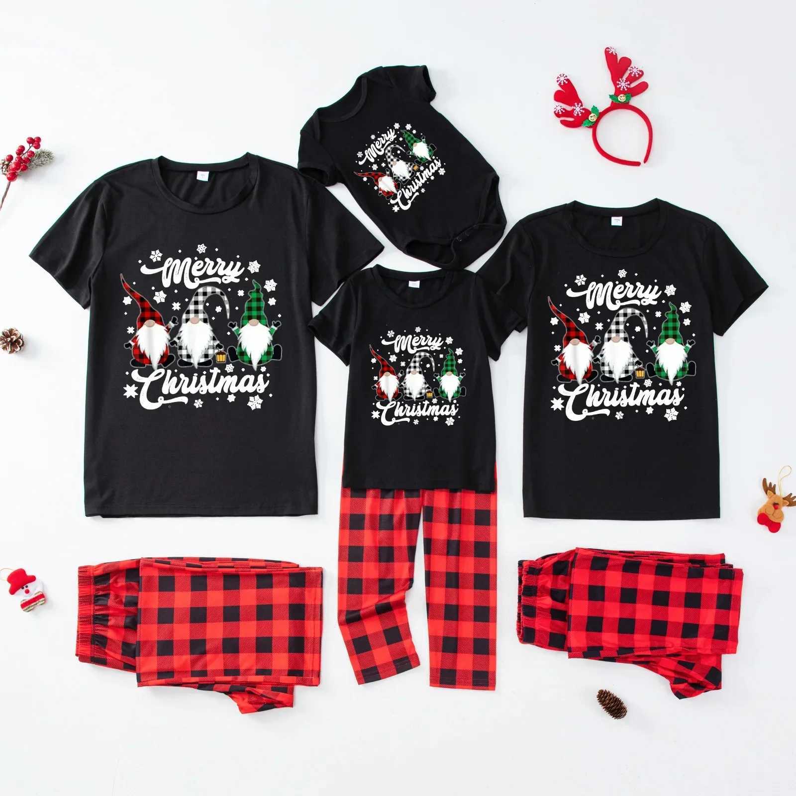 2024 New Family Christmas Pajama Set Short Sleeve Top+Trousers Cute Soft 2-piece Set Pjs Parent Child Matching Set Christmas Appearance W241015
