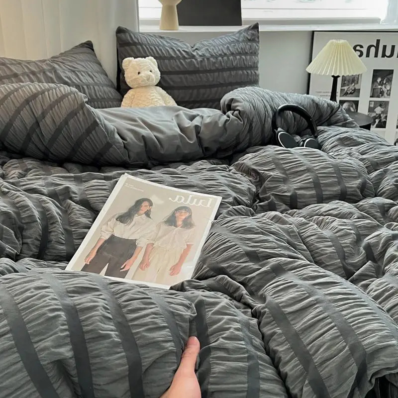 white pleated Seersucker down duvet cover with soft solid color bedding including bed sheets and pillowcases single large size 241016