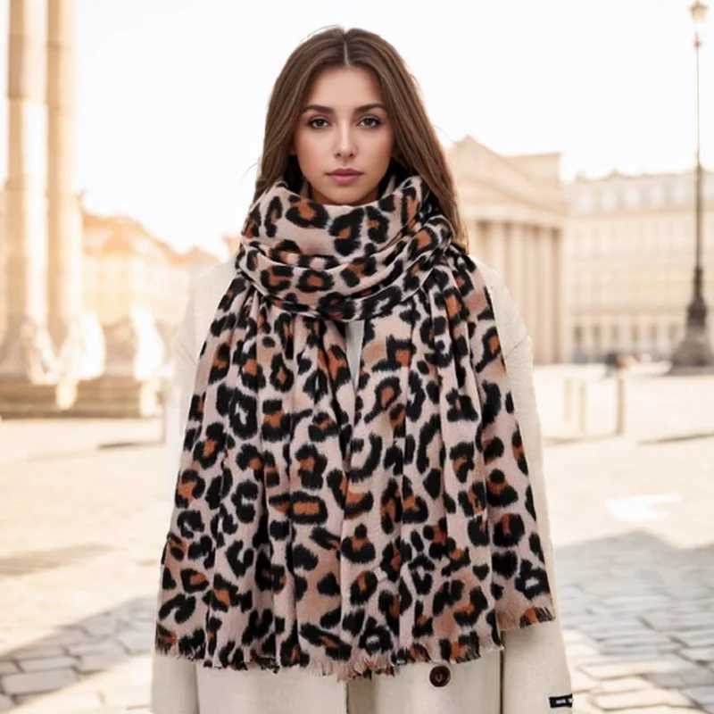 Leopard Cashmere Scarf New 2024 Womens Tassel Shawl Winter Warm Blanket Wen Neck Pashmina Thick Scarf Fl Cover Scarf X241017