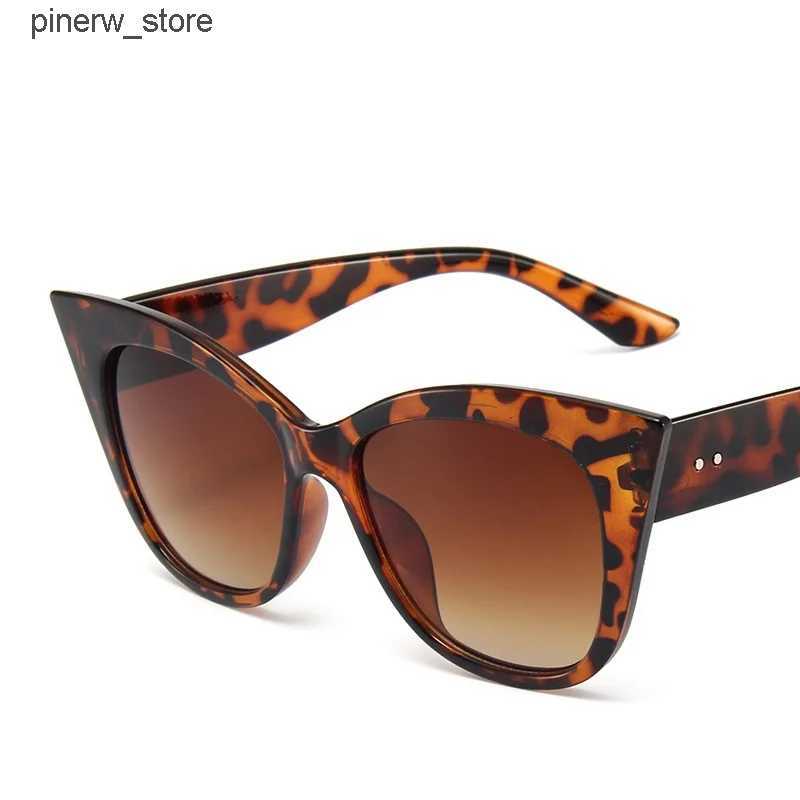 Sunglasses Vintage Cat Eye Sunglasses Women Fashion Retro Shades Small Triangle Glasses Personalized Street Travel Eyewear New Sun Glasses L240910