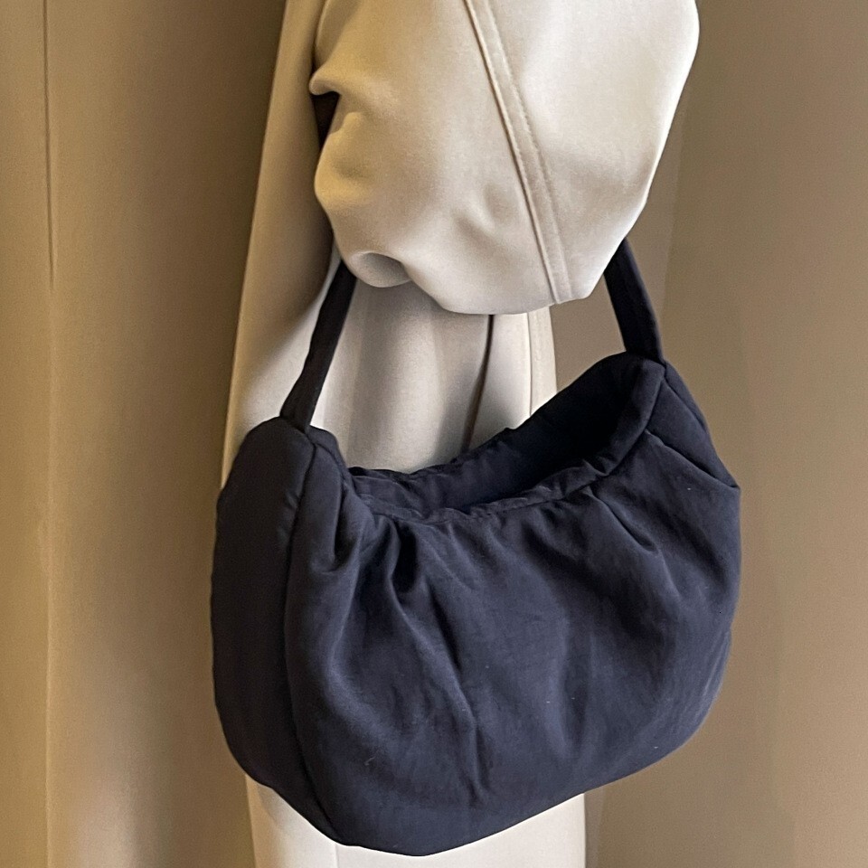 Niche pleated for women version cream candy underarm bag, casual and fashionable one shoulder hand-held cloud bag