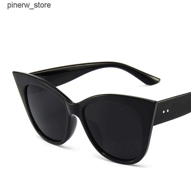 Sunglasses Vintage Cat Eye Sunglasses Women Fashion Retro Shades Small Triangle Glasses Personalized Street Travel Eyewear New Sun Glasses L240910