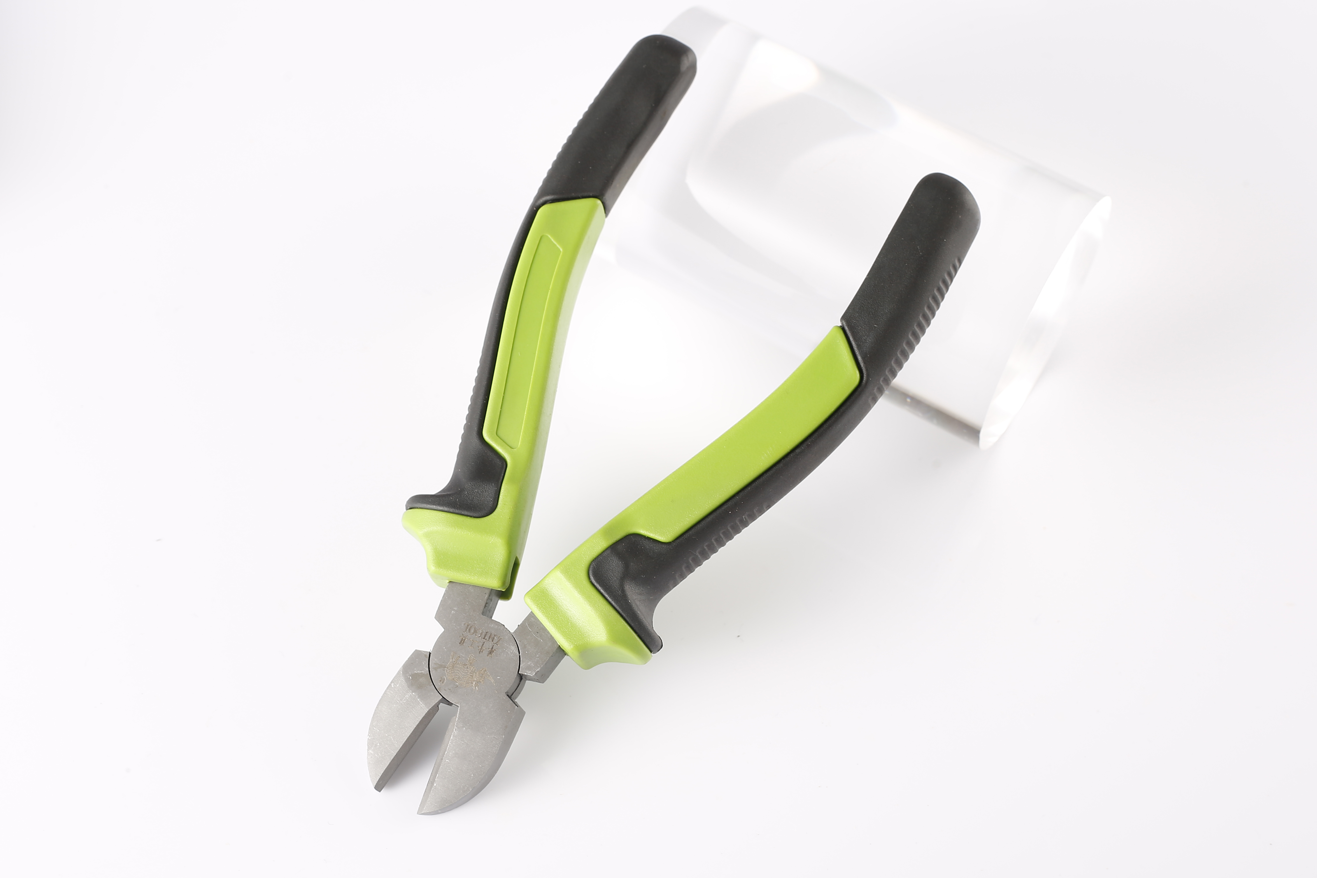 European pliers Green and black handle surface sandblasting treatment