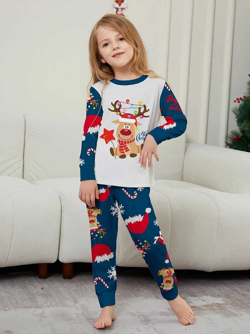 2015 Christmas Family Matching Pajamas Happy Christmas Dear Printed Pjs Adult Childrens Clothing Set Baby Hoodie+Dog Clothing W241015
