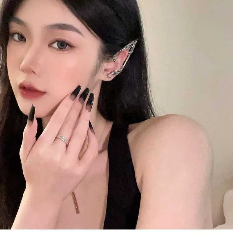 Gothic Fairy Earclip Earrings Female Personality Retro Style Non Perforated Earrings Punk Metal Butterfly Earrings W241017