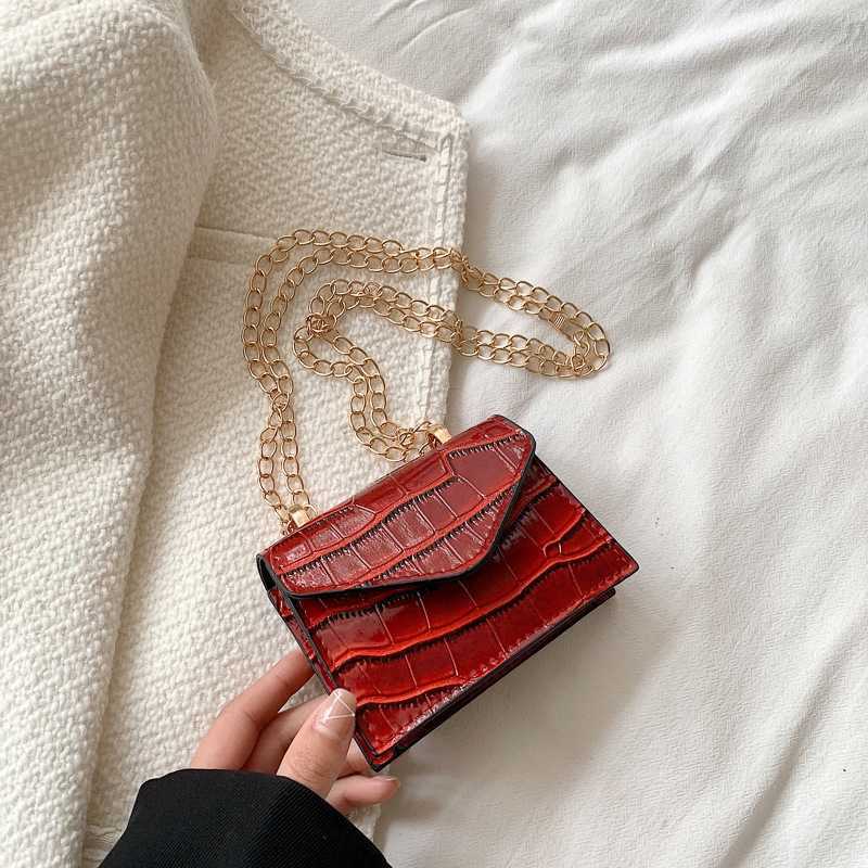 Xiaoxiangfeng diamond grid trapezoidal hand-held diagonal shoulder bag 2022 spring new style chain design sense temperament female Y241017