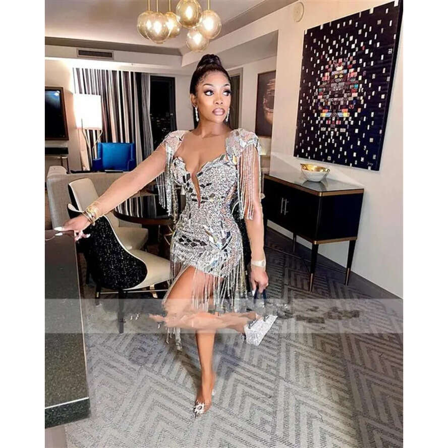 Celebrity Dress Sier Sparkly Prom Dresses 2022 For Black Girls Sexy Mini Tail Gown Beaded Tassels Party Homecoming Gowns Cg001 es s