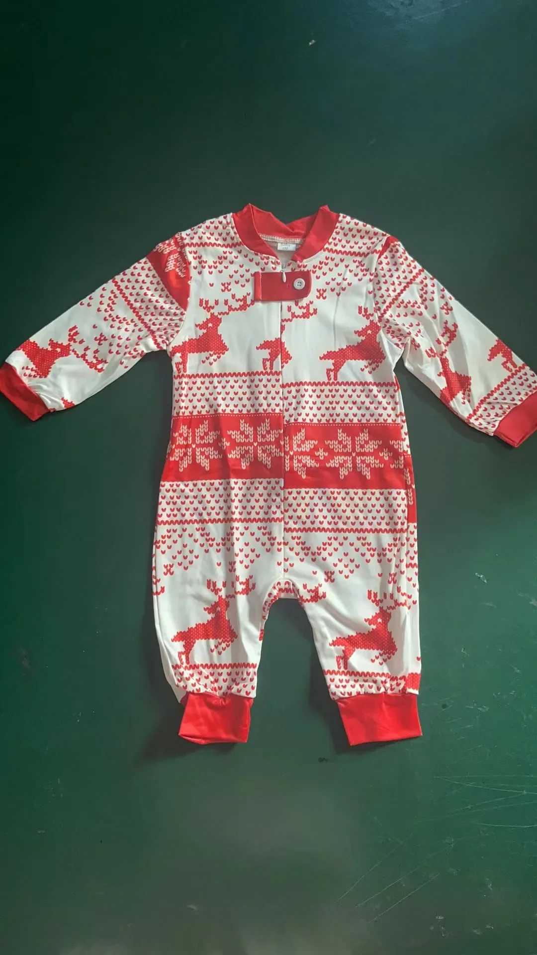 Merry Christmas 2024 Full Set Printed Pajamas Family Matching Set Mens and Girls Clothing Set Baby Diapers Pjs Christmas Appearance W241015