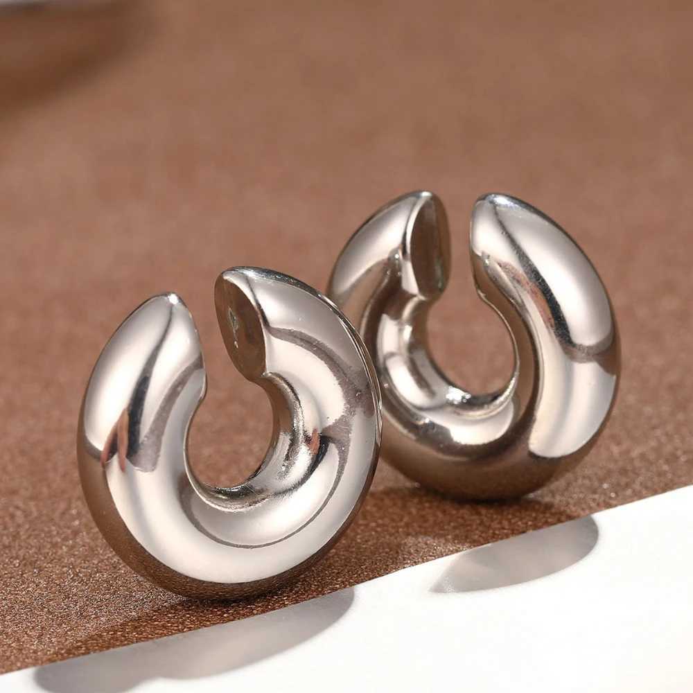 Punk unperforated thick circular clip earrings suitable for women gold-plated C-shaped earrings cuff screw tube thick earrings jewelry gifts W241017