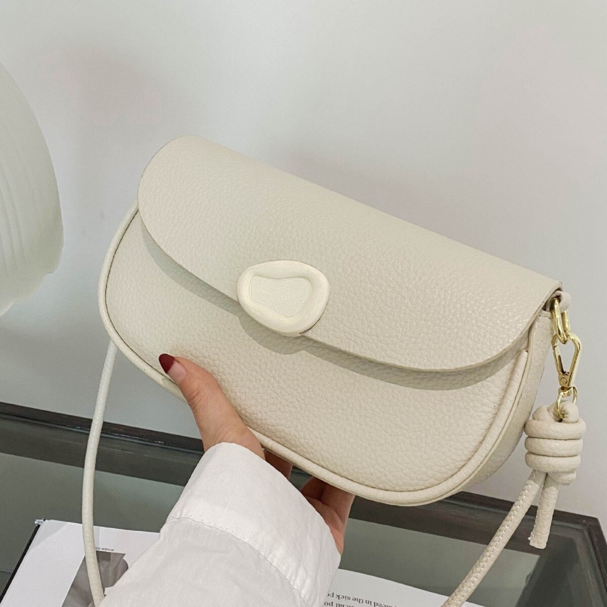 Underarm for women new versatile stylish shoulder with a high-end feel, simple and fashionable diagonal cross bag
