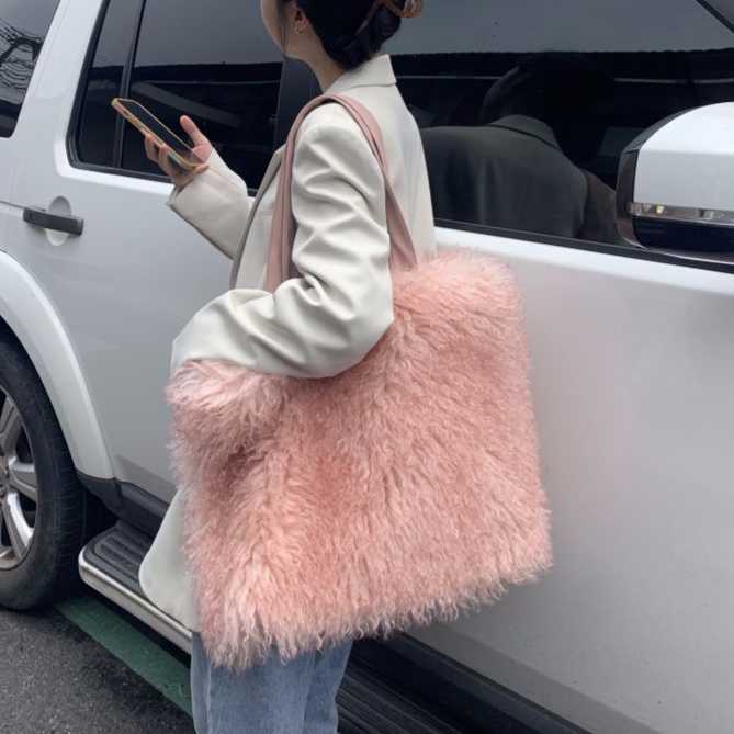 Women's Tote Bags Imitation Beach Wool Gradient Color Plush Handheld Shoulder Large Capacity Tote Bags 241015