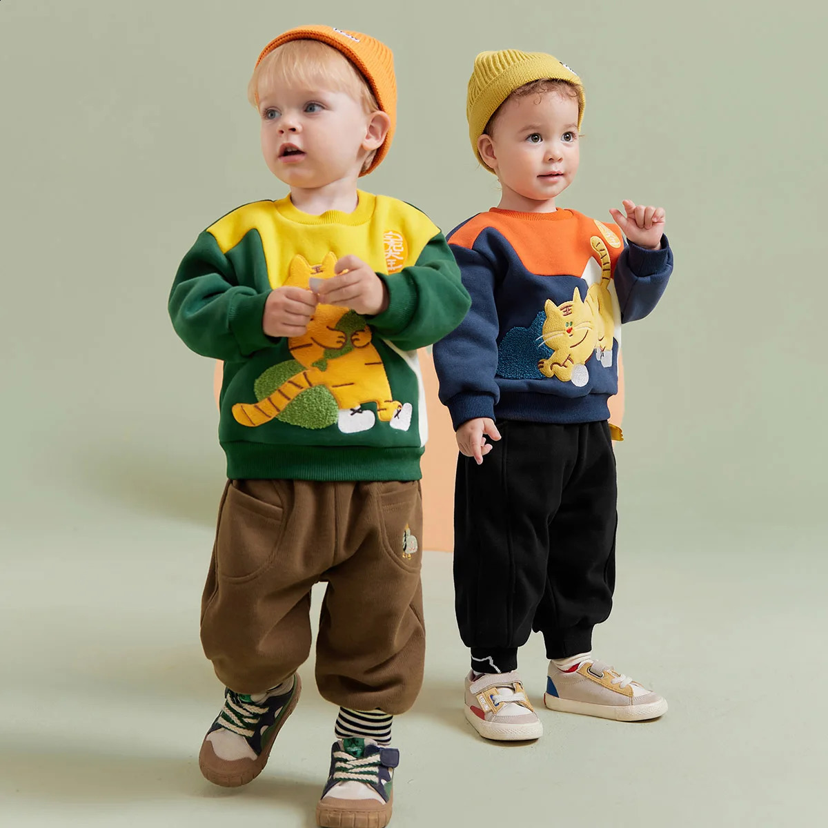 Amila Baby Boy Hoodie Winter Multicolour Round Neck Fleecing Soft Fashion Warm Elastic Clothing 241017
