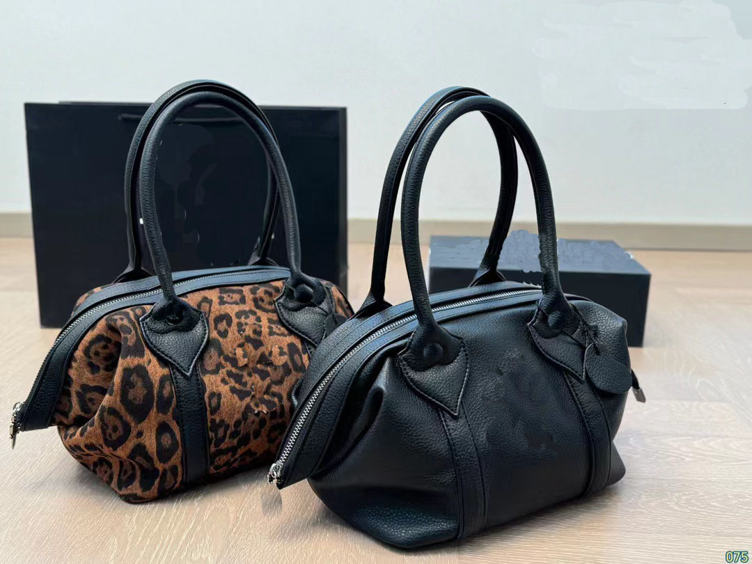 2024 new Crescent pouch new satchel Latest Shoulder Bag Original Luxury Designers monog Handbags Fashions Steamer classicsHand-held Handbag Fashion Brandsr Bags