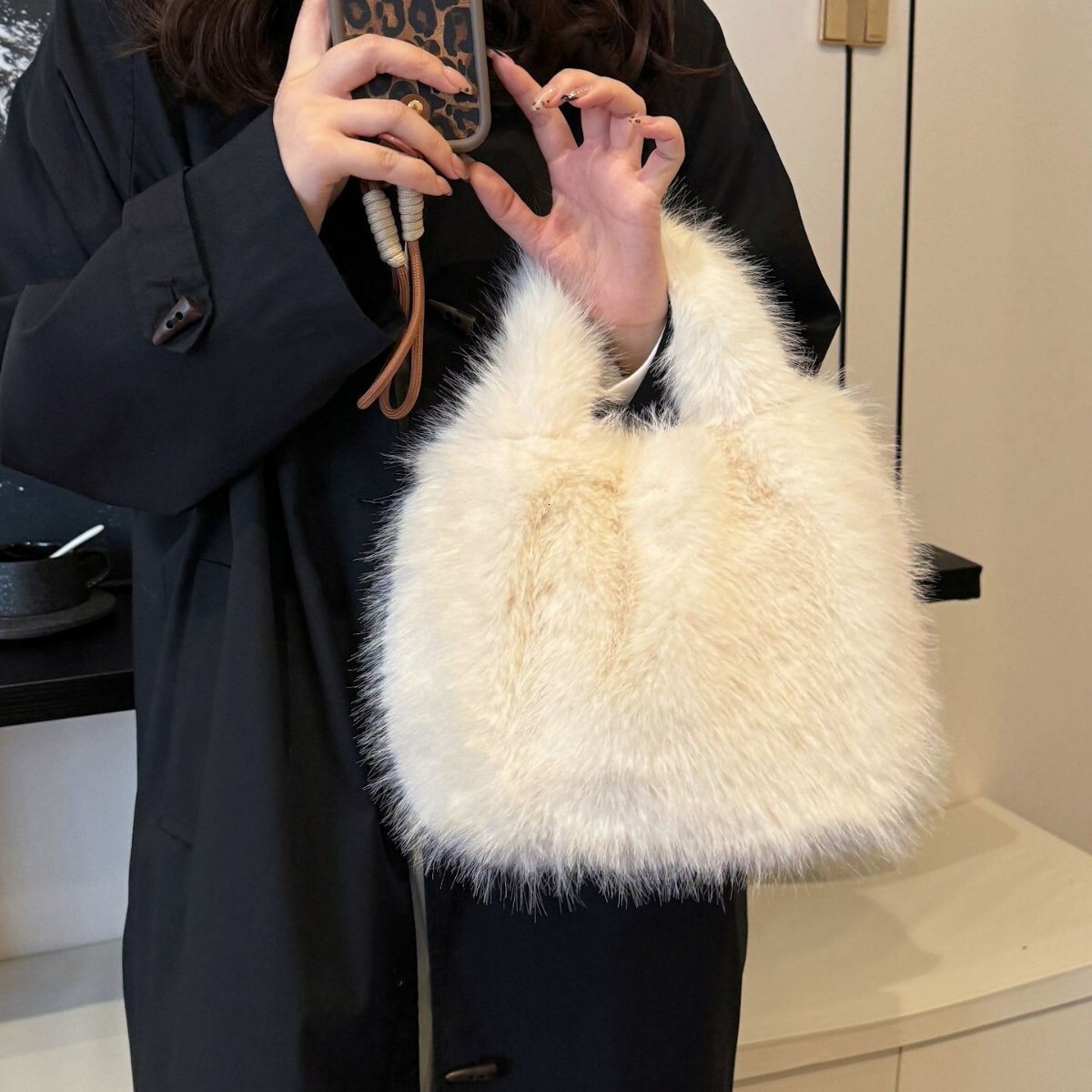 autumn/winter new fox fur tote bag, versatile handbag, niche plush bag