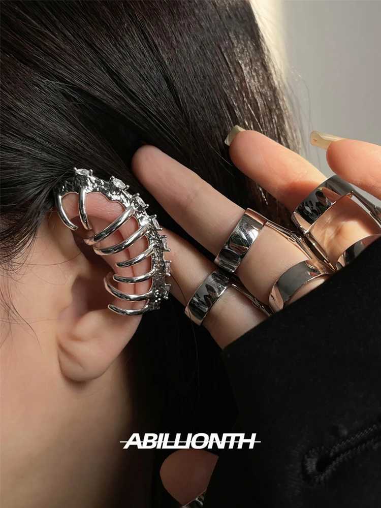 2022 New Y2K Retro Fashion Elegant Punk Elf Long Ear Clip Crystal Water Diamond Design Cool Ear Cuff Packaging Stud Clip Earrings W241017