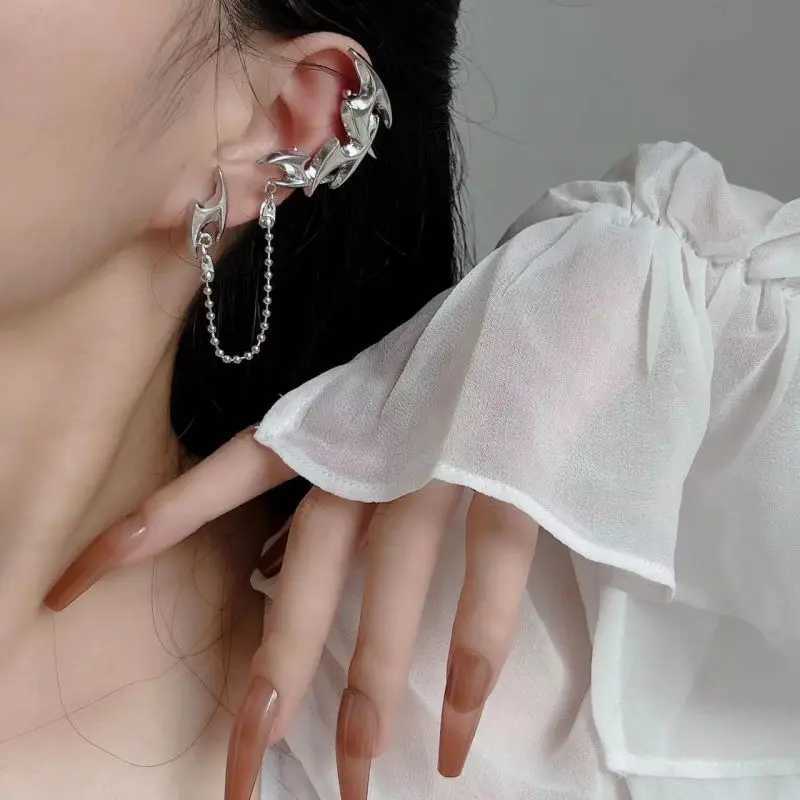 Tiktok Fashion Womens Cyberpunk Bead Chain Earrings Clip Earrings Fashion Personality Hip Hop Earrings Accessories W241017