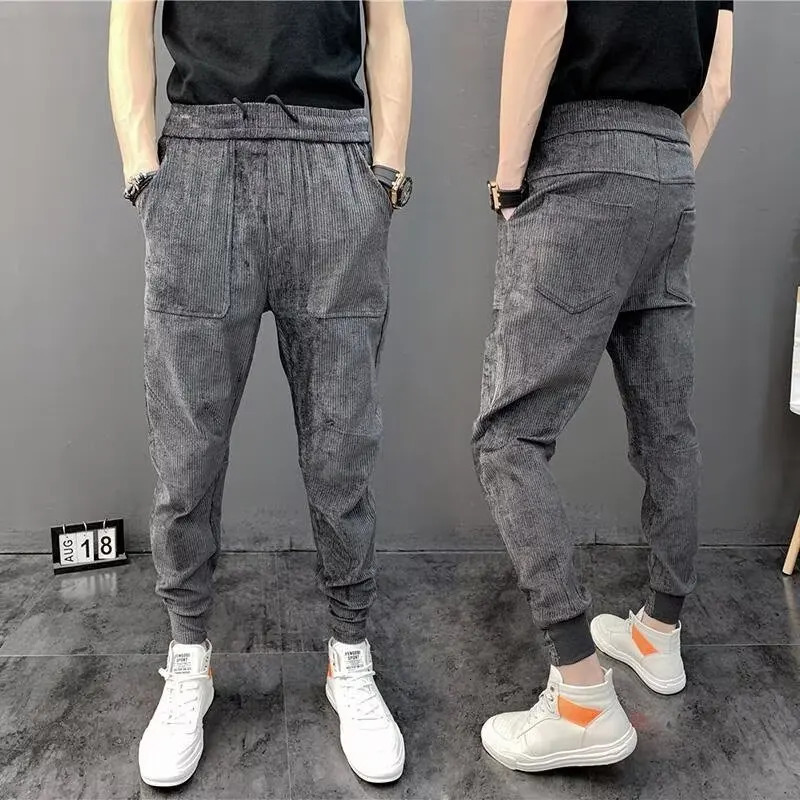 Wool lined mens sports pants Corduroy Slim casual Trouser harem pants fashionable multi pocket rib leg jogging pants y2k pants 241017
