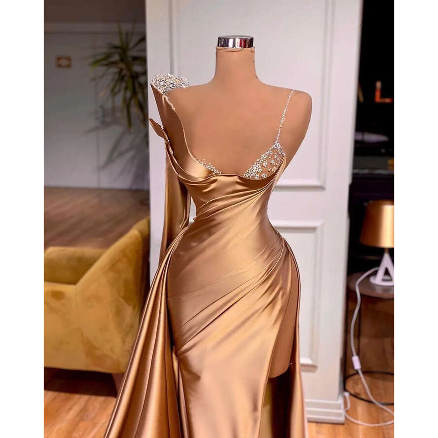 2022 Arabic Ebi Aso Gold Crystals Sexy Evening Dresses High Split Prom Dress Satin Formal Party Second Reception Gowns Cg001