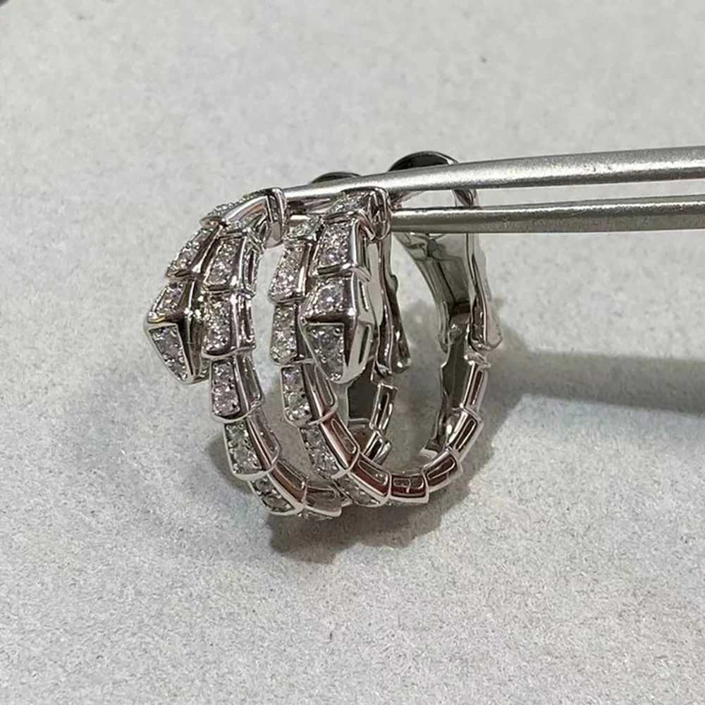 High quality 925 sterling silver all diamond snake shaped clip earrings suitable for womens fashion classic luxury brand jewelry exquisite gifts W2410