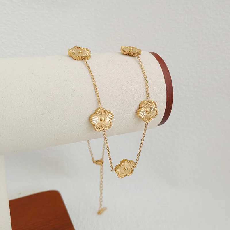 Earrings Necklace High quality stainless steel double-sided flower jewelry set 14k gold-plated clover necklace bracelet H241016