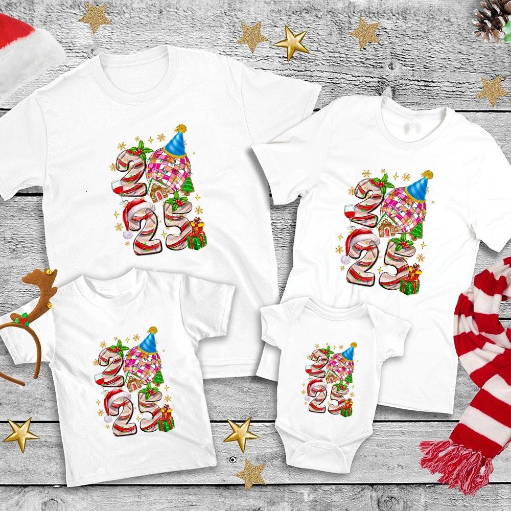 Happy Year 2025 Family Matching Outfits Xmas Mommy Daddy and Me Christmas TShirt Holiday Clothes 241017