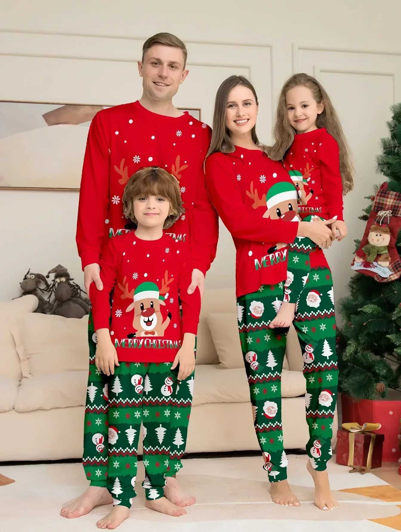 Merry Christmas 2024 Elk Printed Family Matching Pajama Set Adult and Childrens New Years Clothing Cute 2-piece Set Pajama Christmas Appearance W24101