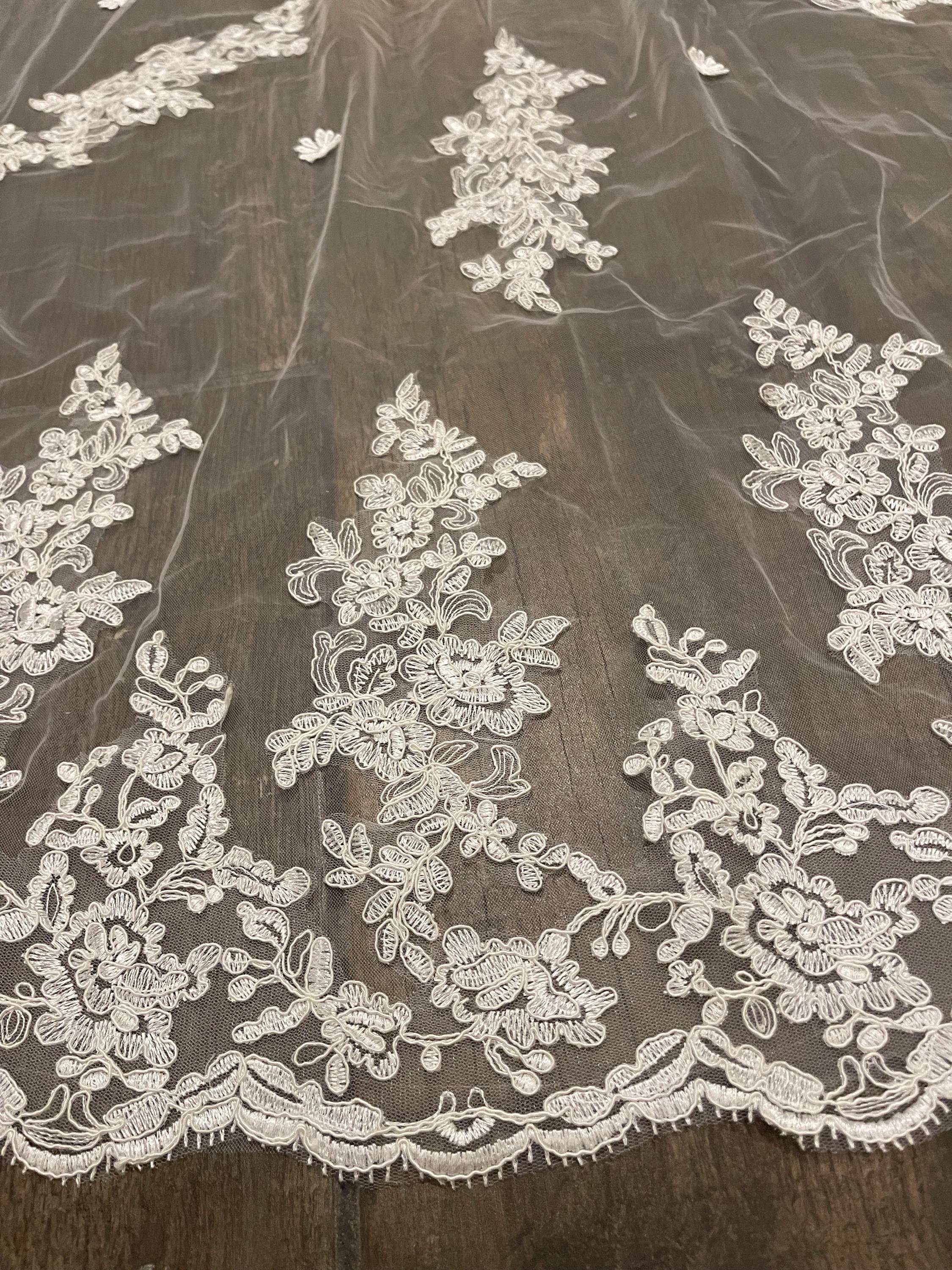 Vintage Wedding Veil Appliques Sequins One Layer Long Cathedral Length Veils Applique Edge Custom Made Bridal Accessories