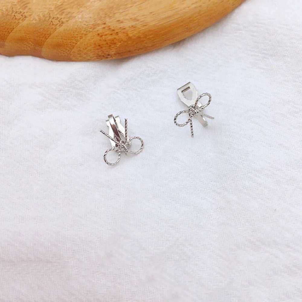 Fake perforated gold bow clip on earrings cute small geometric earrings with cuffs earrings without perforations womens metal jewelry W241017