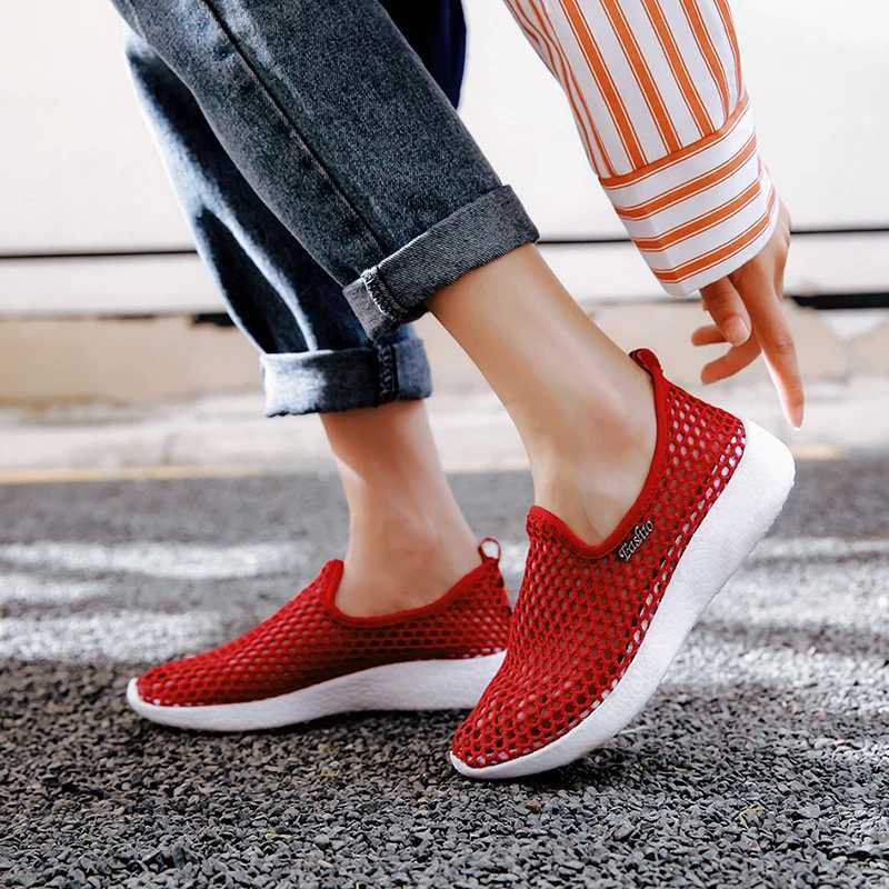 2021 Womens Casual Shoes Soft Portable Sports Shoes Walking Shoes Flat Shoes Womens Breathable Sliding Hollow Sports Shoes Y241017